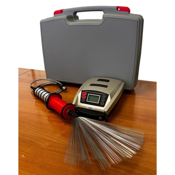 Электроискровой дефектоскоп ИСКРА-30 Электроискровой дефектоскоп ИСКРА-30