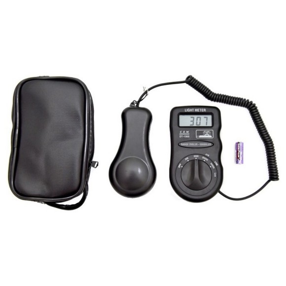 DT-1300 Люксметр