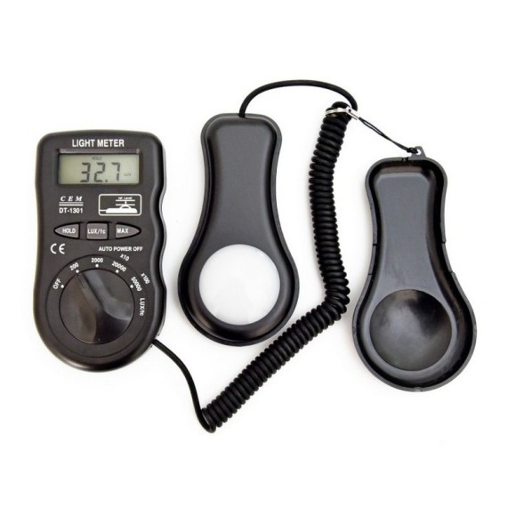 DT-1301 Люксметр