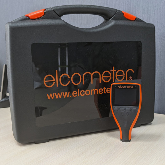 Толщиномер покрытий Elcometer 456 со встроенным датчиком